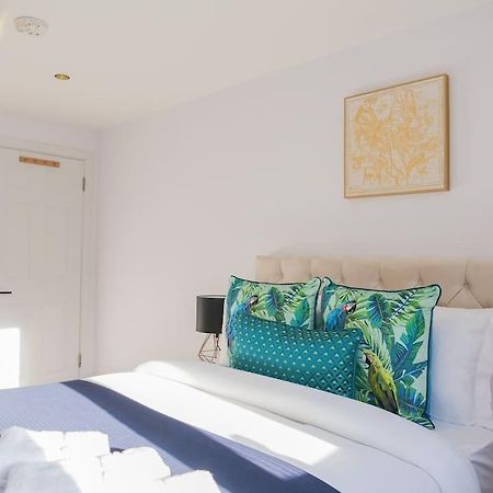 Stylish Retreat For Your Short Getaway London Eksteriør billede