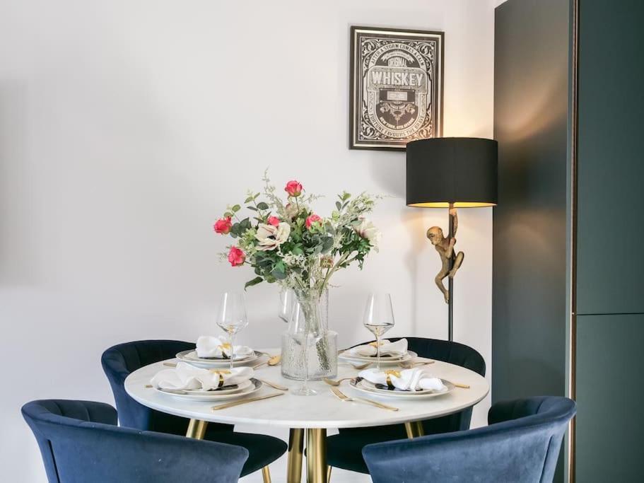 Stylish Retreat For Your Short Getaway London Eksteriør billede